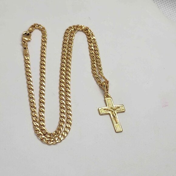 Brand New   Brazilian 18k Gold Filled Cross Necklace - Picture 1 of 4